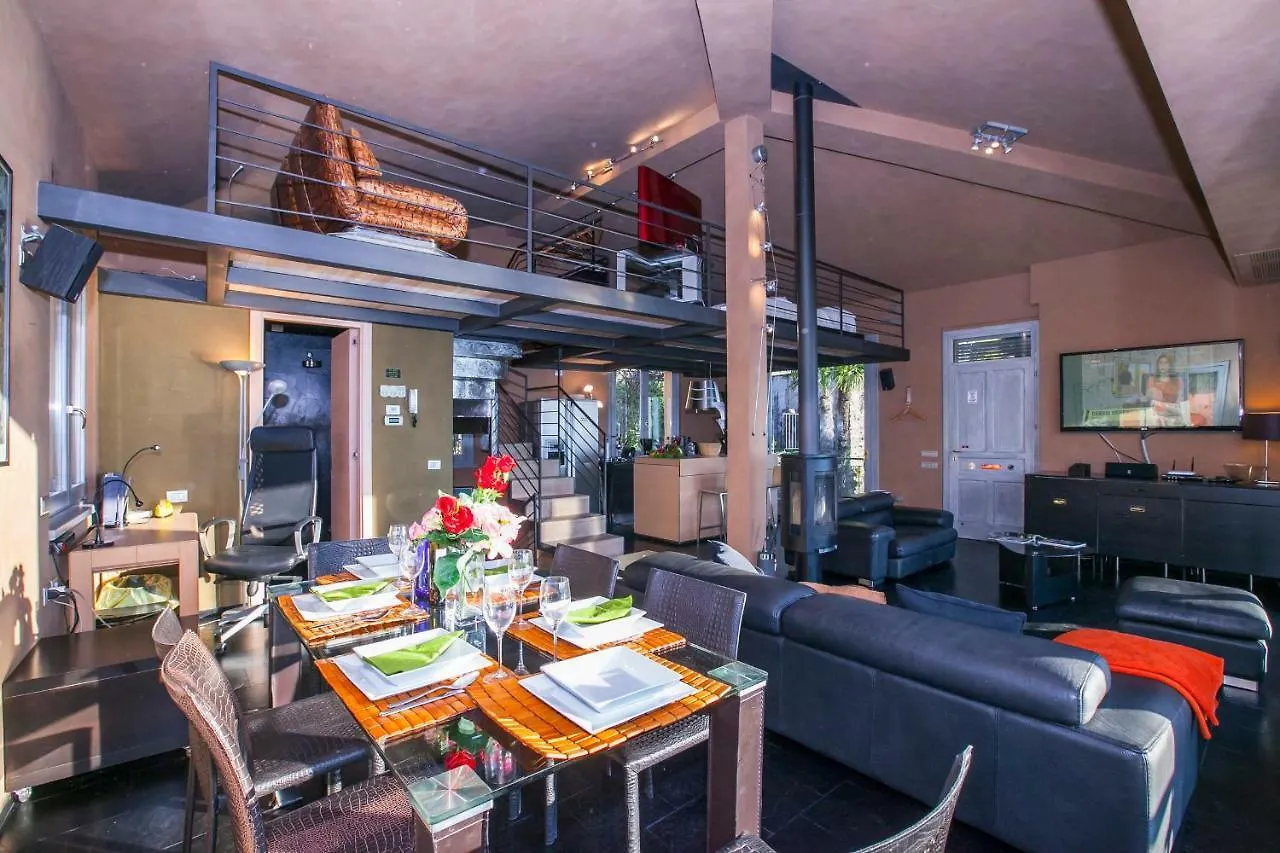 Della Fontana Penthouse Apartment Varenna Italy