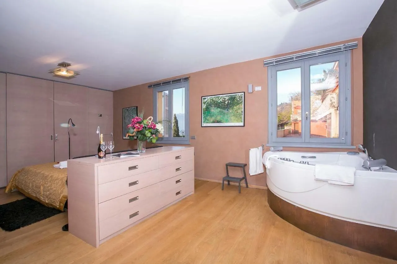 Della Fontana Penthouse Apartment Varenna Italy