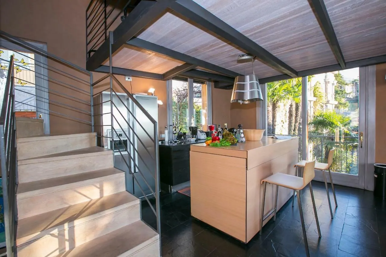 Della Fontana Penthouse Apartment Varenna
