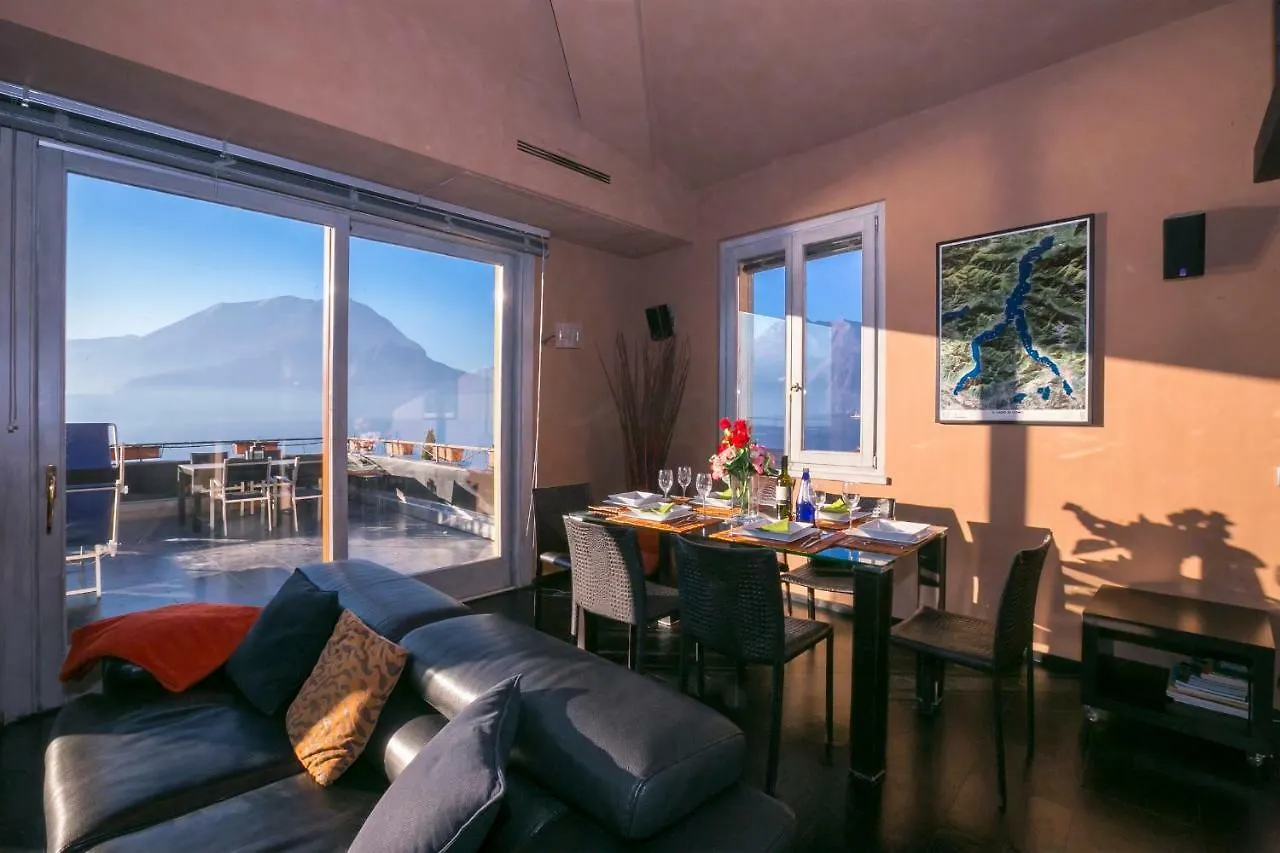 Della Fontana Penthouse Apartment Varenna