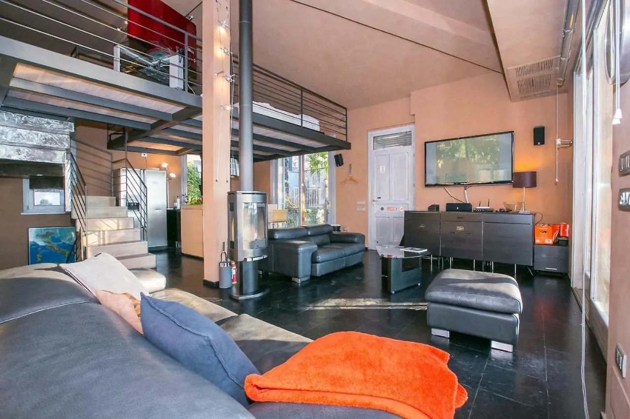 Della Fontana Penthouse Apartment Varenna 0*,