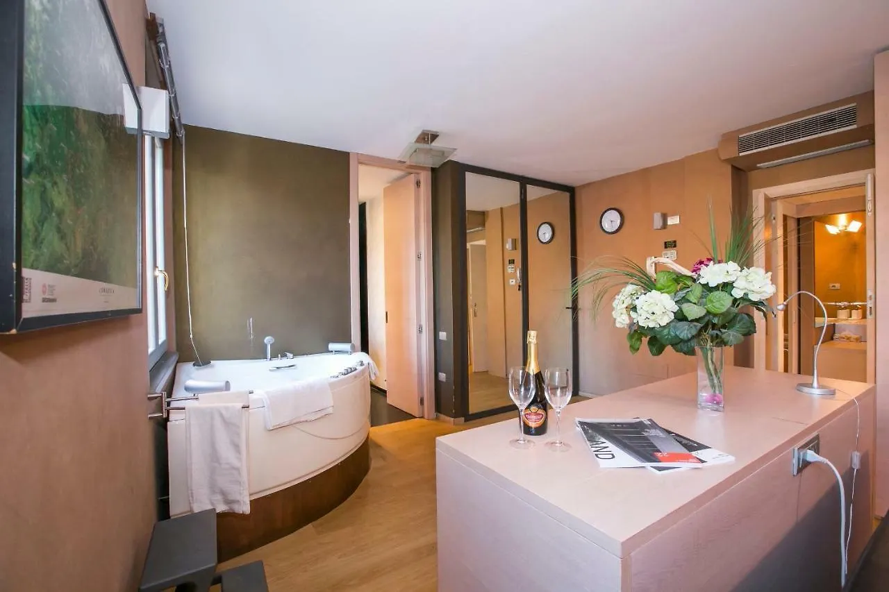 Apartament Della Fontana Penthouse Varenna 0*,  Włochy